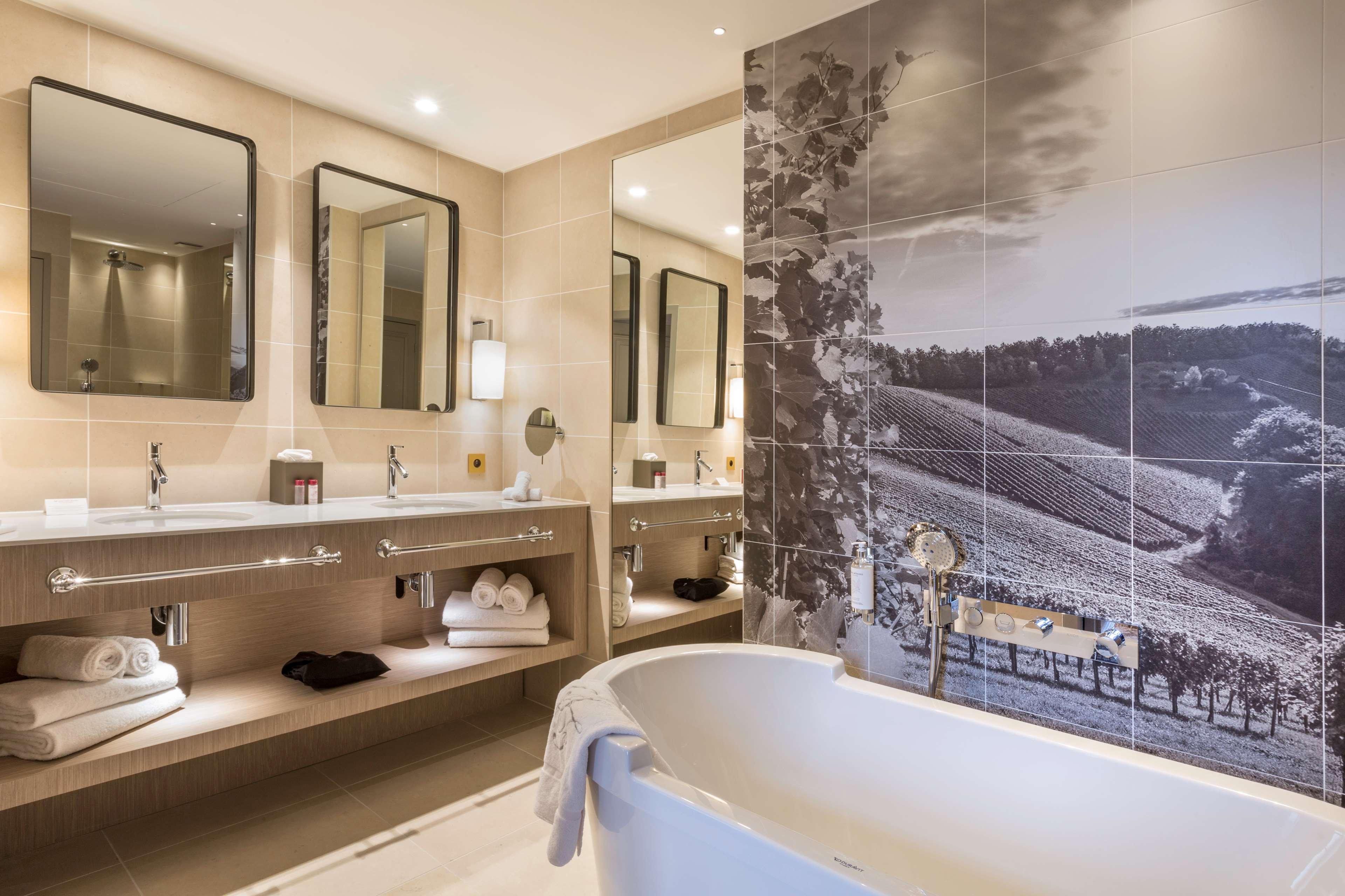Hotel & Spa Les Sept Fontaines Best Western Premier Tournus Exterior foto